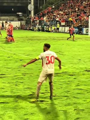 Andros Townsend playing in the Thai League 😳 🎥 @Sarit #football #viral #Soccer #fyp 