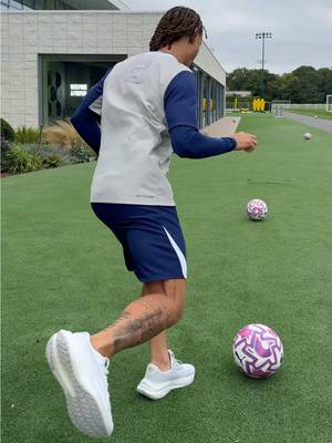Moving target challenge 🎯 @Xavi Simons vs @moalifc 💪