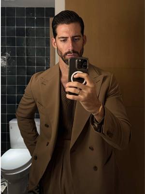 The fit of this @PuroEGO suit is completely stunning 💥 #mensfashion #modahombre #traje #suitstyle #sartorial