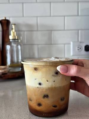 The best way to start the day > 😘 #coffee #coffeetok #Coffeetiktok #shakenespresso 