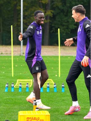 DRÜCK DRÜCK DRÜÜÜÜCK 😂 First try von Said El Mala und Kofi Amoako im @Powerade Parcours 🫨👏🏼 #U21 
