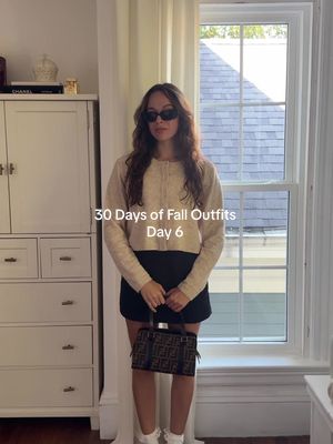 A mini skirt + cardigan = my go-to uniform for warm fall days 🍂 #OOTD #falloutfit
