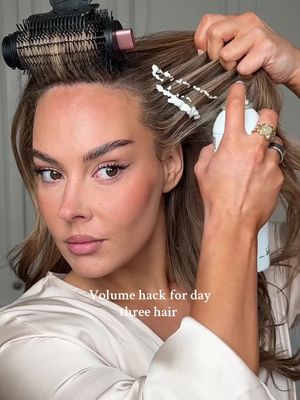 Volume hair hack 🤎 @L’Oréal Professionnel techniart lift spray and hair oil @RedkenUKI quick dry hairspray @Dyson UK Coanda Airwrap #volumehairhack #volumehair #hairtutorial #haircare  