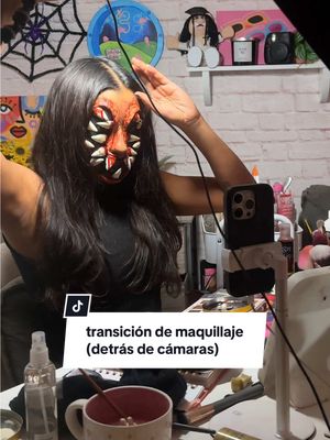 un pequeño tutorial/maquillaje de transición para un look de terror👻⚠️FAKE BLOOD⚠️  #maquillajetutorial #transiciontutorial #scarymakeup #halloween #terrorifico 