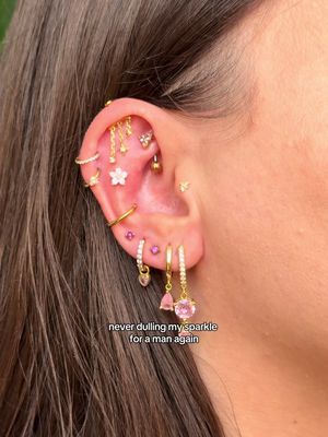 ✨🪩 #earstyling #earstacking #earcuration #verticalhelix #cartilagepiercing 