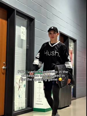It’s giving well-rested ✨😮‍💨💤 #lanehutson #hockeyseason #NHL #hockeynew #habs 