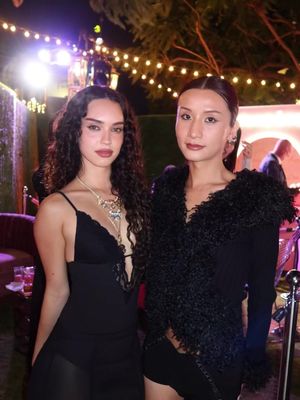 Dani from @KATSEYE shares her iconic eyeliner tutorial with me! She also said she loved my outfit 🥰