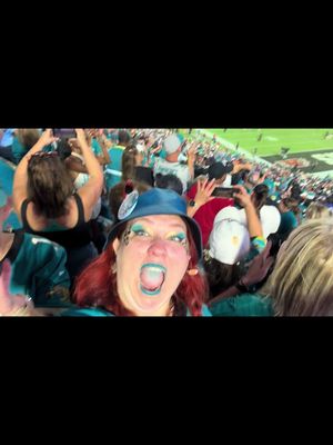 #mnf with the @DUUUVAL was a dream. Ready for this weeks home game! #dtwd #JAXvsSEA #theslab 