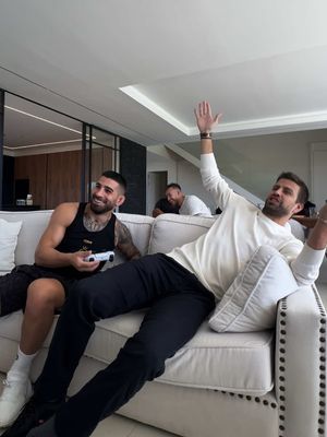 Gerard vino a mi casa a revivir viejos traumas del Clásico 🎮😂 - Gerard came over to my place to relive old Clásico traumas 🎮😂