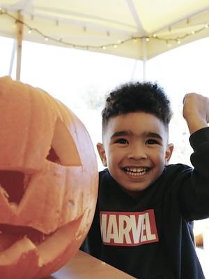 🎃 Spooky adventures await in Norfolk! From @bewilderwoodto @roarr_dinoand beyond, our family-friendly attractions are full of Halloween fun 👻 Will you be brave enough to visit? #Norfolk #FamilyFun #HalloweenFun #SpookySeason #BeWILDerwood #Pensthorpe #Roarr #WroxhamBarns #UKHolidays #DaysOut #FamilyAdventures #SpookyFun #VisitNorfolk #NatureAndFun #AutumnVibes #Halloween2025 #HalloweenInNorfolk