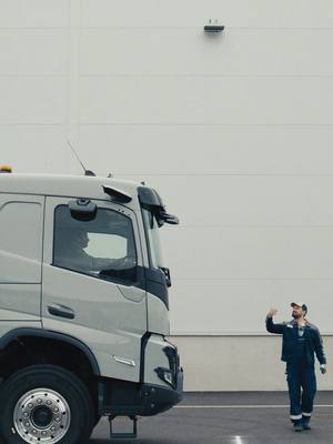This new service in Volvo Connect lets you draw out Safety Zones on the map and set automatic speed limits within them, reducing risk and stress. #VolvoTrucks #VolvoTrucksServices #VolvoConnect #FleetManagement #KeepRolling