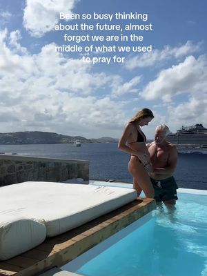 Trying to remind ourselves to stay present… Can’t believe Emily is 17 weeks already. 🤍 Soaking up all that we can @Cavo Tagoo Mykonos 💙 #couple #travel #greece #agegap #baby