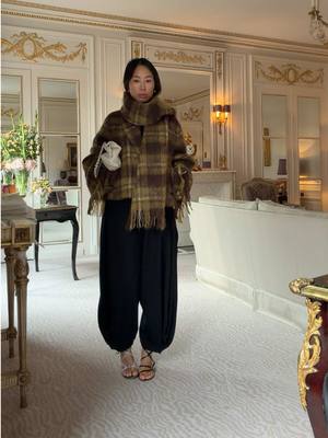 Mismatched heels and lots of baggy balloon pants for fall this season #loewe 