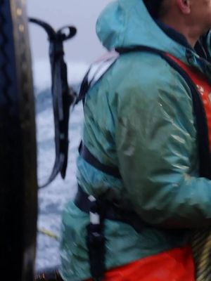 Hit the rails! The Wizard crew scrambles to set pots and dodge monster waves. #DeadliestCatch