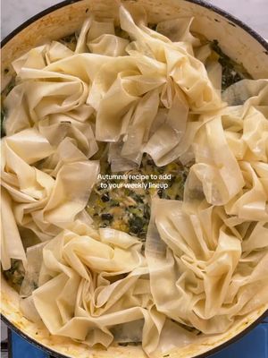 It’s simply perfect. A Greek-inspired crispy chicken filo pie 🥧 Think spanakopita meets chicken pot pie. Comforting, flaky, and ideal for this autumnal weather Recipe link in bio!
