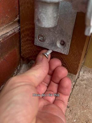 Hanging a gate? ✅ Usually this is a super simple job. But as always if you have poor tools or poor products, it becomes more difficult. For some reason, these hardware companies always provide very cheap screws. I should’ve known better and used my own. Instead, I have an extra job which is now removing a screw with a rounded head and even more difficult removing the snapped screw from the timber. I know for a fact, someone out there will know exactly how to solve these problems. #DIY #homeimprovement #gate #screw #sidegate   