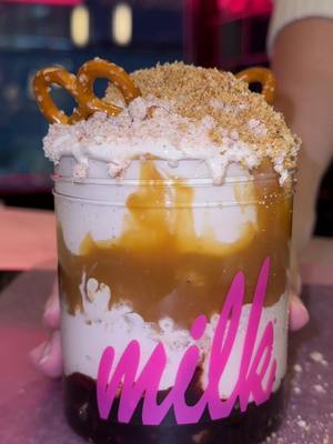 POV: You just built the fall flavored pint of your dreams 🤎 This Build-A-Pint is stacked with layers of Cinnamon Pretzel Soft Serve (our seasonal fave!), Apple Cider Donut Truffles, fudge, caramel, cinnamon sugar + pretzel crunch. Sweet, salty, cozy perfection 😋 Hurry—Cinnamon Pretzel Soft Serve melts away after this week!
