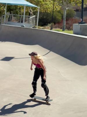 It was a cute hot day😝😘🥵#viral #fyppp #Skateboarding #skatergirl #fypシ 
