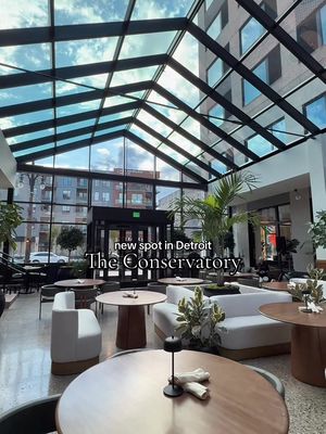 New spot + SO cute! The Conservatory in Detroit 🏙️ located inside of the AC Hotel! Spanish tapas and yummy drinks!  #detroit #thingstodoindetroit #michigan 