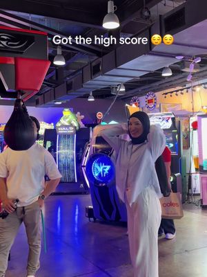Punch machine doesn’t like to see me coming 😝 #highscore 
