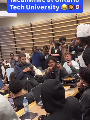 Toronto influencer Fique, cooks curry inside a OTU classroom 😭 🎥 Credit: shush1st / TT 🏷️ #waveroom #waveroomtoronto #toronto #canada #mississauga        