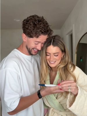 I’m having his baby !!!!!! 🤍 #pregnant #pregnanttiktok #pregnancyannouncement #pregnantmom #momtok 