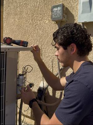 Let’s diagnose this no A/C call. There’s actually a 10 year warranty on these Titan HD capacitors.👀 #hvac #fyp #bluecollar #hvactechnician #hvaclife  