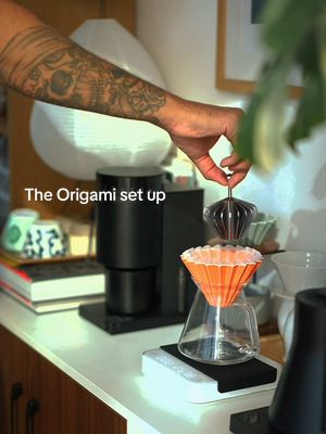 Brewing some morning coffee with my new Origami gear today. Finally got my hands on the Origami Hario glass server  😍 ☕️  #pourovercoffee #coffeecorner #coffeevibes #coffeetok #homebrew 