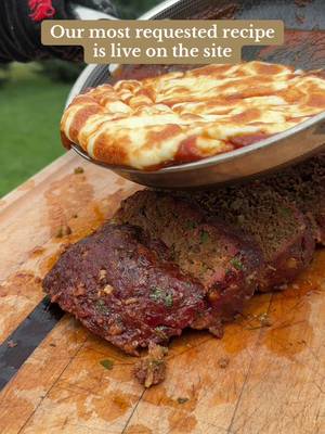 Mexican Meatloaf recipe is live. Before you head to the site and snag this recipe, rate this cheese pour. 🧀 #cusocuts #meatloaf #seasoning