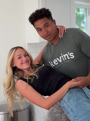 You know the food is good when it makes you want to dance 😏🕺🏾@Kevin’s Natural Foods      #kevinsnaturalfoodspartner #cookwithme #easymealideas #husbandandwife