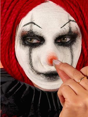 YARN REMOVAL 🧶💀 as I’m writing this caption I am sat in the residue from this look….. 😭 #makeuptransformation #31daysofhalloween #makeupfyp #yarnmakeup #takeoffmymakeup 