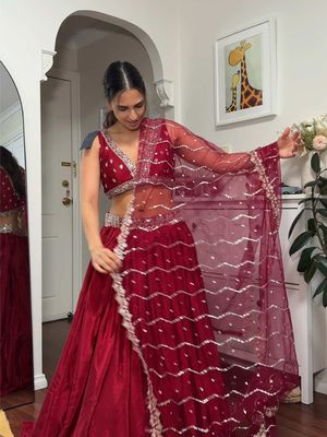 I ordered a lengha online!!! I usually get them made in India when I go or when my parents go there. But this time I thought I’d try something different!! I was genuinely scared it would be so bad but I was very pleasantly surprised! Can’t wait for you to see the music video (which I’m yet to film and the song is literally out next week 😳) #newmusic 