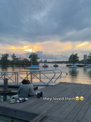 your sign to airdrop the photos to the cute couple 🥹🥹  #fyp 
