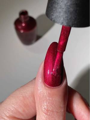 Vampy reds for fall >>> Bogotá Blackberry is the shade you didn’t know you needed. 💅: @Sarah | Nail Design 
