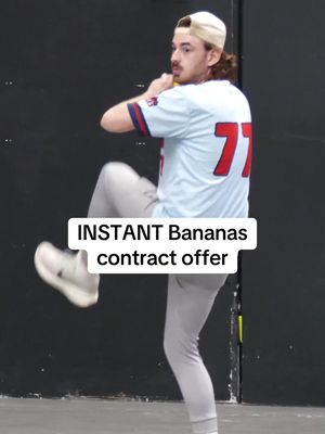SIGN THIS MAN @thesavbananas #bananas #blitzball #MLB #basevall #pitching