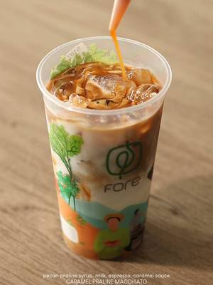Caramel Praline Macchiato  📝 recipe 20g • pecan praline syrup ice cubes 🧊 200ml • milk (fresh milk) 2 shots / 60ml • espresso drizzle caramel sauce on top // I’m remaking the exact menu I ordered with their cup. So here it is, Caramel Praline Macchiato, fore copycat version! It taste exactly like I bought from the coffee shop 😆 pecan praline syrup and caramel is a good combo 🤤 And imma tell you what I used exactly so you can also make it at home 😚✌️ Pecan Praline syrup from DaVinci Gourmet Caramel Sauce from DaVinci Gourmet Espresso with Arabica Beans  Fresh Milk from Greenfields — #pecanpraline #homecafe #asmr #homebarista #coffee