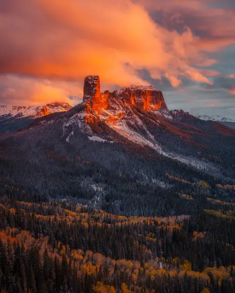 One of the most underrated destinations to watch the leaves change color #Colorado #Travel 