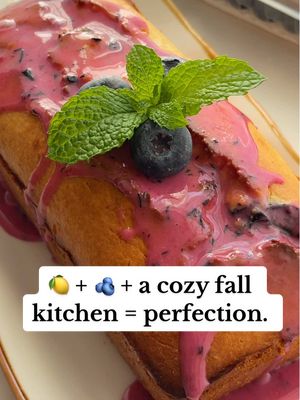 🍋 + 🫐 + a cozy fall kitchen = perfection. Fruitist blueberries bring the season’s best to every slice. #Recipe #baking #blueberry #bakingrecipe #fyp 