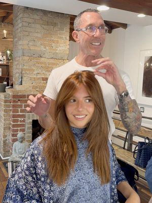 Who doesn’t want to be a French girl every day? Long layers on the iconic miss @kenzie! How cute is she? ❤️ #layeredhaircut #blowoututorial #fallhairtrends 