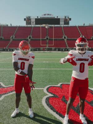 how we’re suiting up this week #uniform #CollegeFootball #louisvillecardinals @ChrisBell_3 