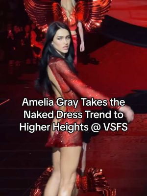 Let’s hear it for the bsck of the dress! #ameliagray took tonight’s #victoriasecret runway by storm with a little help from #karolg. 