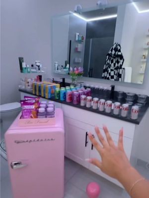 ya this won’t last long 💀 ANYWAY who’s excited for my recipe videos coming back!!! 🎉 #snackbar #minifridge #restock 