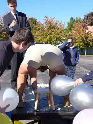 New world record attempt. Over 100 balloons popped in 60 seconds. #balloons #worldrecord #gyat #builtdifferent #challenge 