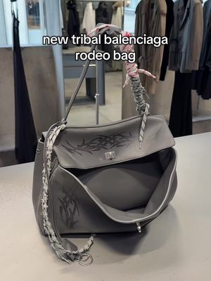 i’m obsessed wdyt? makes me so sad that we’re not gonna see stuff like this anymore :( #demna #balenciaga #rodeobag 
