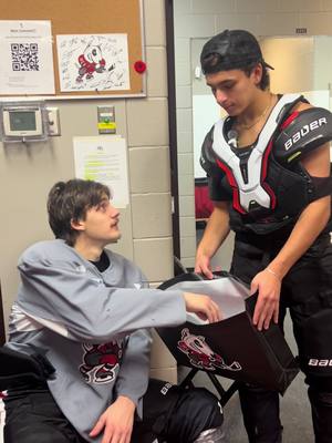 Confirmed Alex Hage is just a lil guy that loves trick or treating 👻  #NiagaraIceDogs #OHL #hockeytiktoks 