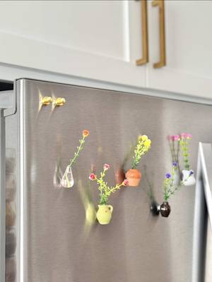 These little magnetic vases would be so perfect to display those little flowers your kids are giving you! #founditonamazon #amazonhome #kitchendecor #aestheticdecor #fridgedecor 