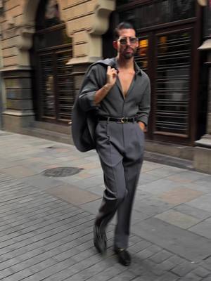 Afternoon shooting in my city 📸 #behindthescenes #traje #menstyle #shooting #modahombre 