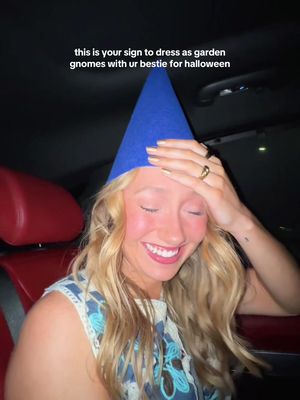 idk why nobody else was dressed up but that just made it even better💀 #halloweencostume #funnyhalloween #halloween #gnomecostume #gardengnome  
