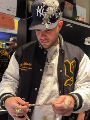 Selling @Bennythedealernyc a solid Cuban with lab diamond❗️#mosesthejeweler 