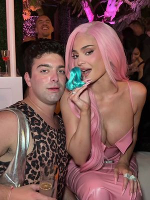 *whispers* king kylie 🤫 